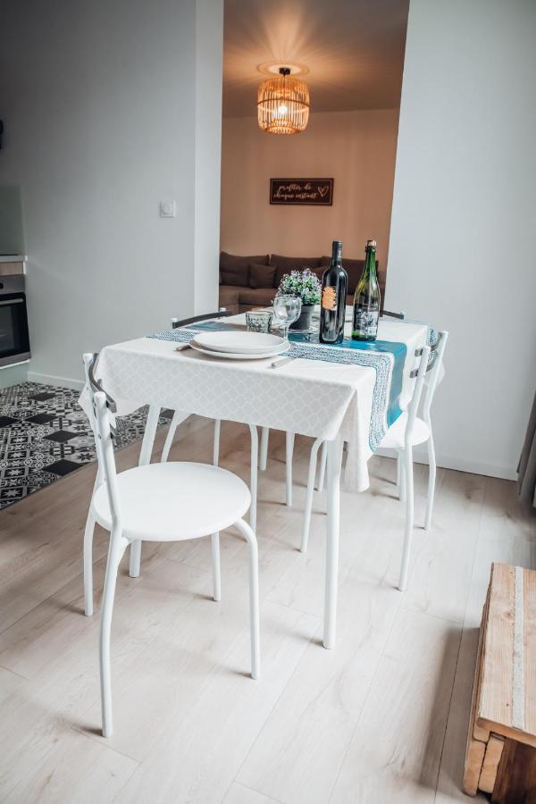 Superbe Appartement Avec Terrasse Au Calme Ernée Zewnętrze zdjęcie