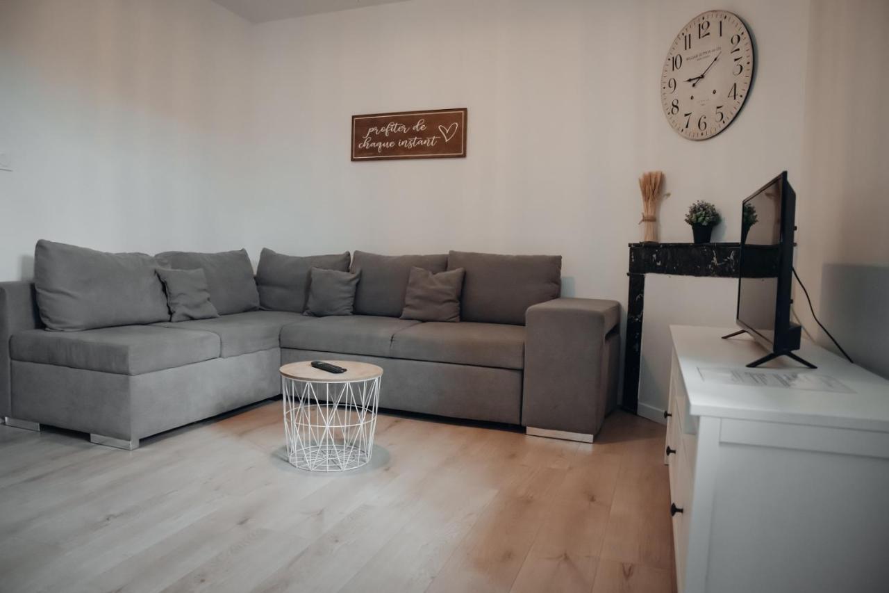 Superbe Appartement Avec Terrasse Au Calme Ernée Zewnętrze zdjęcie